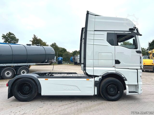 Standardne veomasin MAN TGX 18.560 BL/Retarder/ACC/2x Tank/D30 Motor!