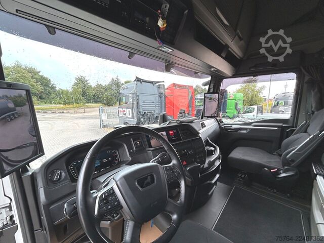 Standardne veomasin MAN TGX 18.560 BL/Retarder/ACC/2x Tank/D30 Motor!