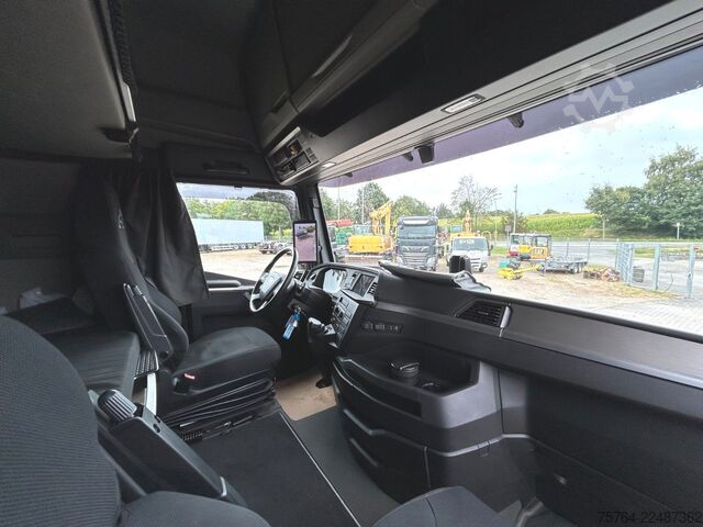 Standardne veomasin MAN TGX 18.560 BL/Retarder/ACC/2x Tank/D30 Motor!