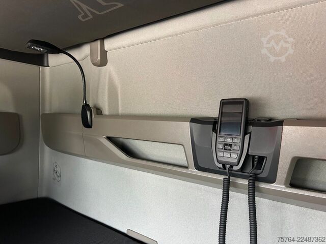 Standardne veomasin MAN TGX 18.560 BL/Retarder/ACC/2x Tank/D30 Motor!
