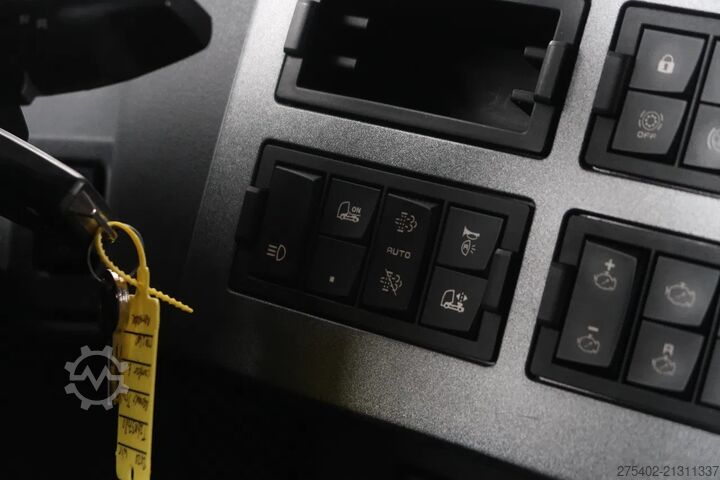 Standard-SZM Renault T520 6x2/ RETARDER/ FULL AIR/ HYDRAULICS/ BOOGIE