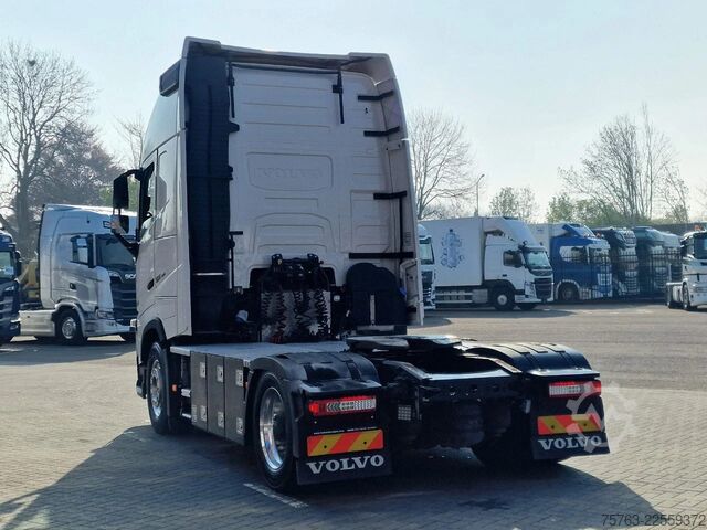 Volumen SCM Volvo FH 13.500 Globetrotter XL 4x2 - Low deck - I Sa...