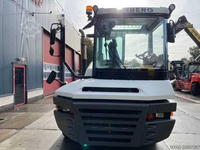 Tracteur de terminal Terberg RT RT223