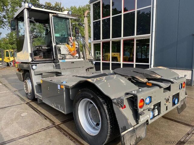 Tracteur de terminal Terberg RT RT223