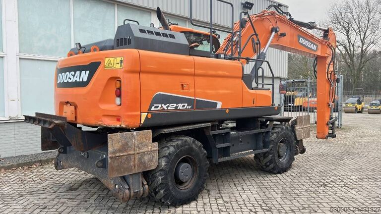 Pelle sur roues Doosan DX 210 W-5     2020