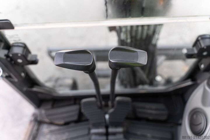 Máy xúc mini CASE CX 25 D