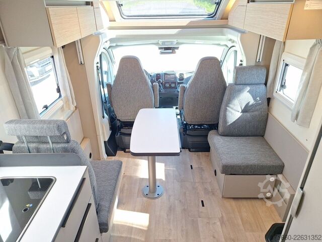 Camping-car semi-intégré BÜRSTNER Campeo TD 736
