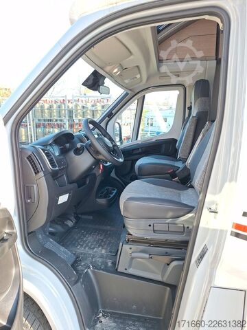 Teilintegriertes Wohnmobil BÜRSTNER Campeo TD 660 Automatik, Hubbett