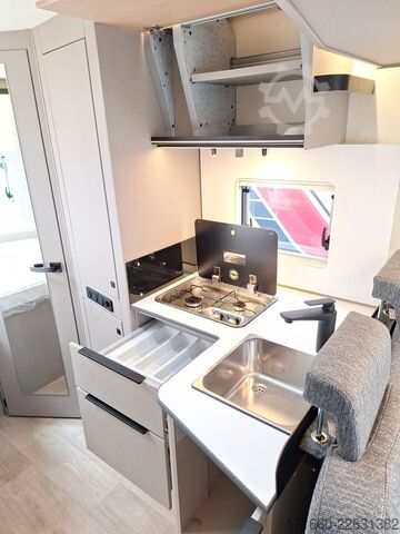 Teilintegriertes Wohnmobil BÜRSTNER Campeo TD 660 Automatik, Hubbett