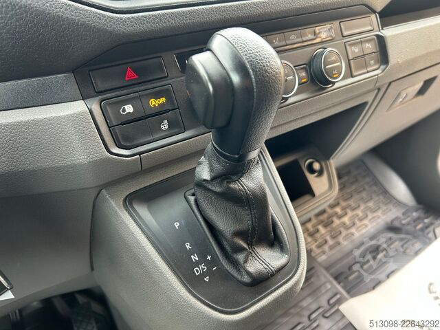 Høy tak varebil VW CRAFTER LANG HOCH ACC NAVI SPURHALTE. STANDHZG
