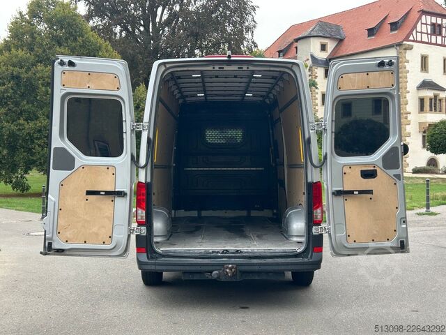 Høy tak varebil VW CRAFTER LANG HOCH ACC NAVI SPURHALTE. STANDHZG