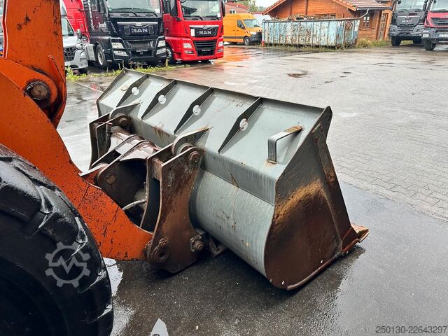 Radlader DOOSAN DL 200 inkl. Schaufel & Gabel Bj.2013 107kW