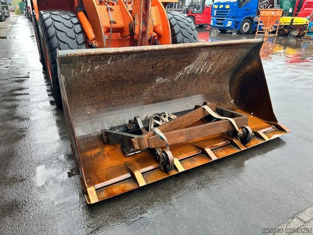 Radlader DOOSAN DL 200 inkl. Schaufel & Gabel Bj.2013 107kW