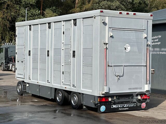 Pferdeanhänger MENKE-JANZEN 2.Stock Viehanhänger * Hubdach* Tränke* 39m²