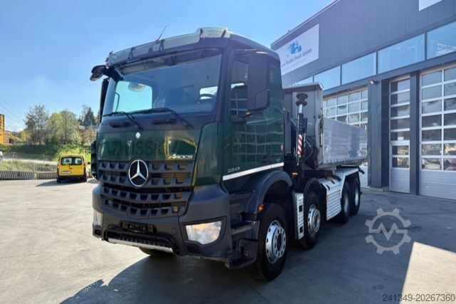 Tippbil MERCEDES-BENZ Arocs 3242 8x4 Hiab 166-4