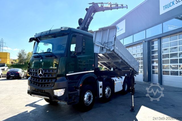 Tippbil MERCEDES-BENZ Arocs 3242 8x4 Hiab 166-4