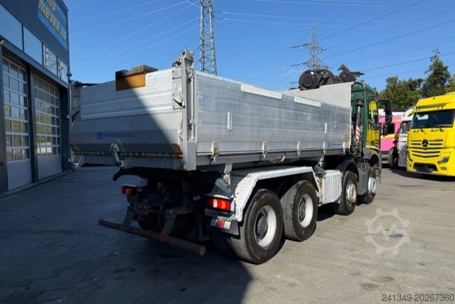 Tippbil MERCEDES-BENZ Arocs 3242 8x4 Hiab 166-4