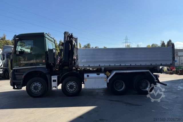 Tippbil MERCEDES-BENZ Arocs 3242 8x4 Hiab 166-4
