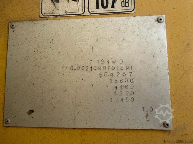 เครื่องปูยางมะตอยแบบล้อ Dynapac F121-6W