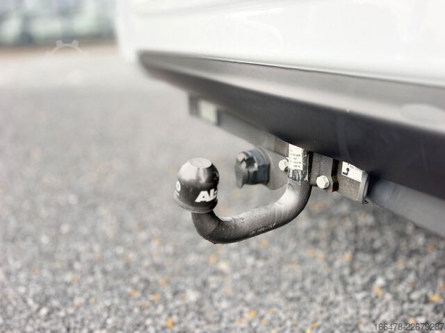 セミインテグレーテッドキャンピングカー BÜRSTNER Lyseo Harmony T 728 Einzelbetten-Hubbett-1.Hand