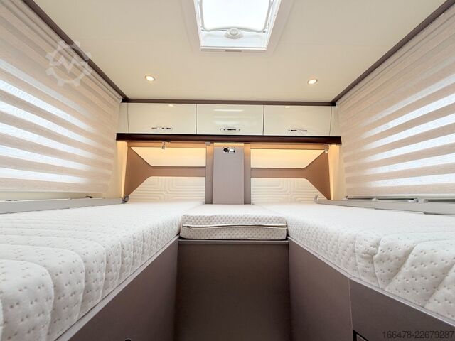セミインテグレーテッドキャンピングカー BÜRSTNER Lyseo Harmony T 728 Einzelbetten-Hubbett-1.Hand