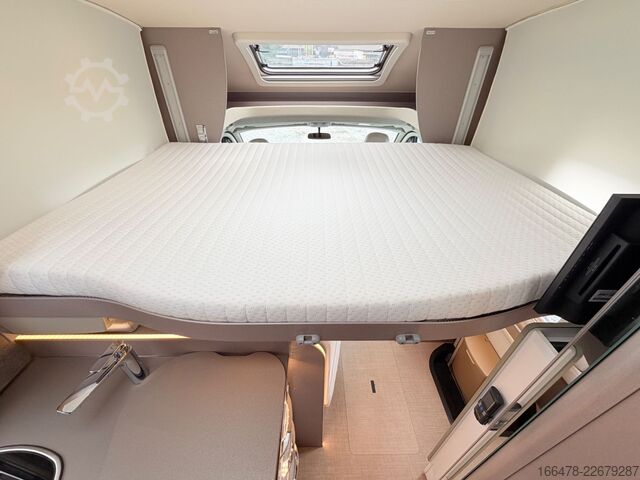 セミインテグレーテッドキャンピングカー BÜRSTNER Lyseo Harmony T 728 Einzelbetten-Hubbett-1.Hand