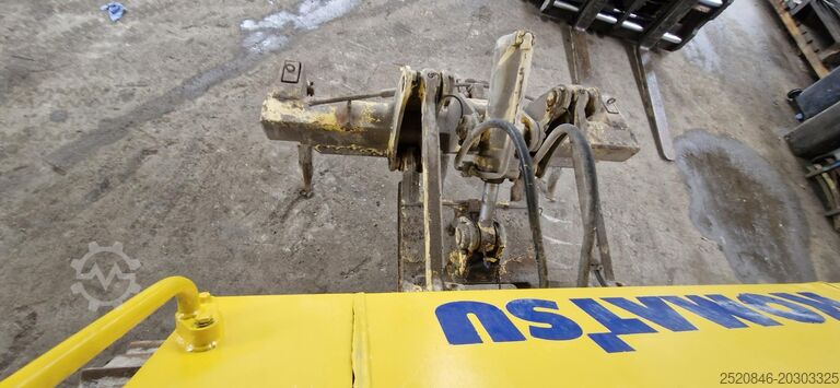 гусеничний екскаватор Komatsu D61PX-15
