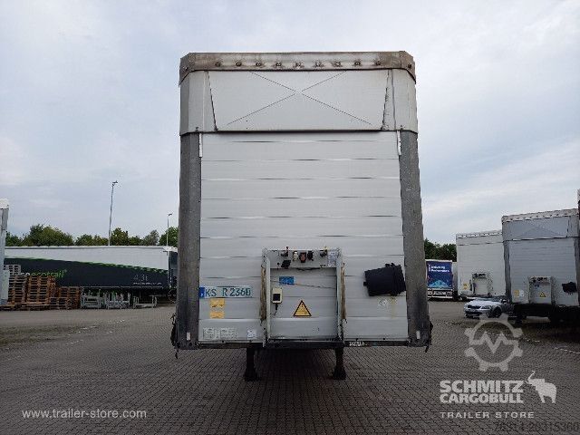 Trailer semi terbuka dengan terpal Schmitz Cargobull Curtainsider Mega Getränke