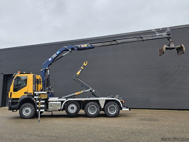 Hook arm system Iveco TRAKKER 380 8X6 / EURO 6 / CRANE + HOOKLIFT