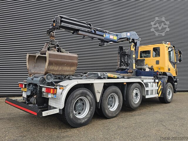 Hook arm system Iveco TRAKKER 380 8X6 / EURO 6 / CRANE + HOOKLIFT