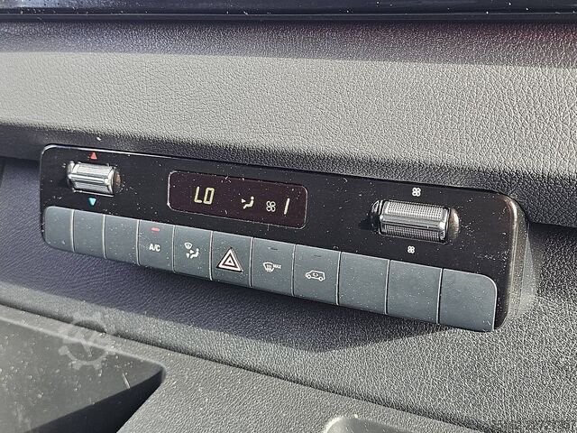 উঁচু ছাদের স্টেশন ওয়াগন MERCEDES-BENZ SPRINTER 317 L2H2 Mbux10 LED AC!