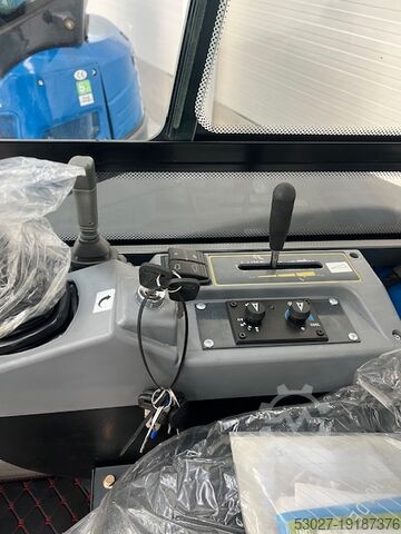 Mini-excavator RIPPA R 32 PRO