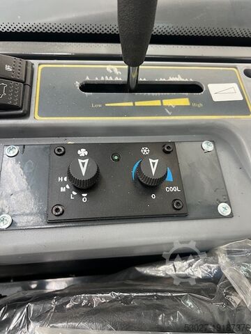 Mini-excavator RIPPA R 32 PRO