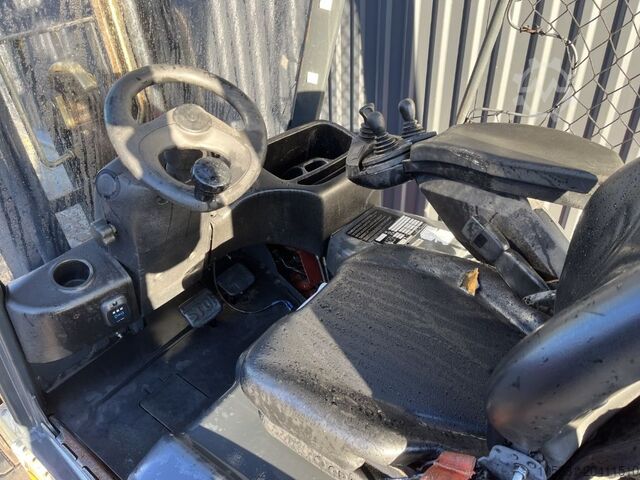 Chariot élévateur électrique à 3 roues Linde E16-01