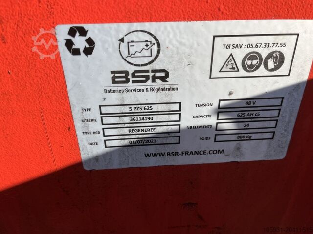 Electric 3-wheel forklift Linde E16-02