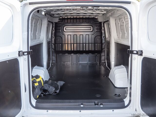 Minibús Maxus eDELIVER 5 KA L2H1 64 kW/h Klima 360° LED PDC