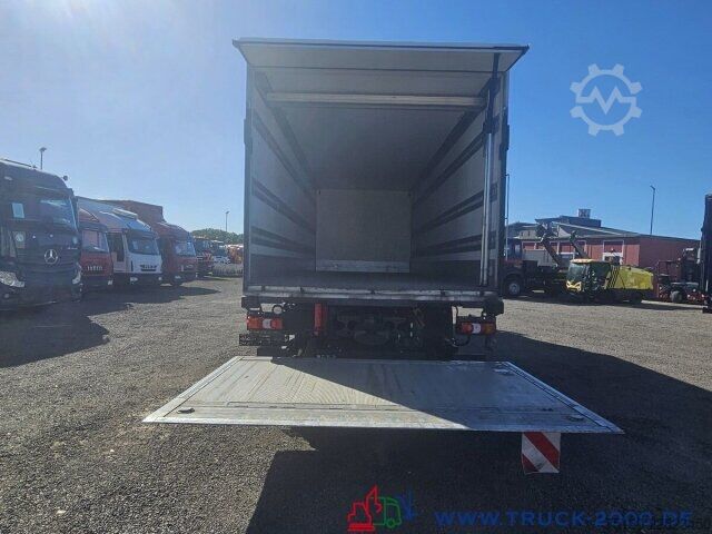 کامیون جعبه‌ای Mercedes-Benz 1832 Isolierter Koffer 7.40m Doppelstock LBW1.5t