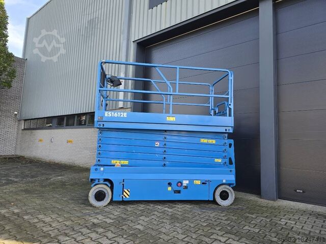 Scissor lift Magni ES1612