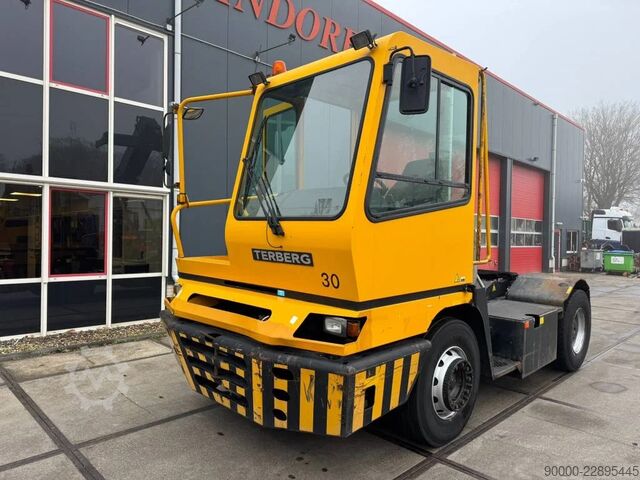 Termināla traktors Terberg YT 222