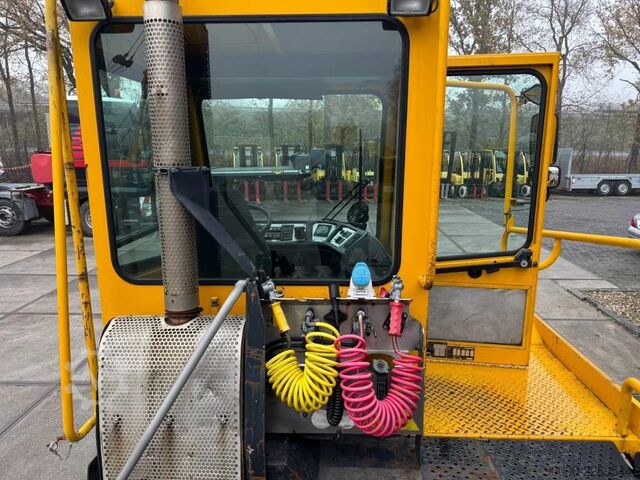 Termināla traktors Terberg YT 222