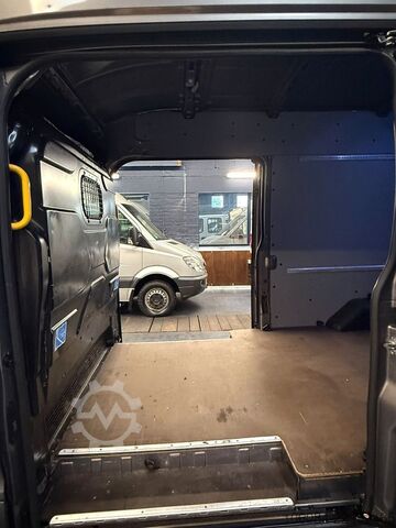 Furgoneta de caja alta FORD Transit Jumbo Maxi L4H3 Klima Tempomat R-CAM AHK