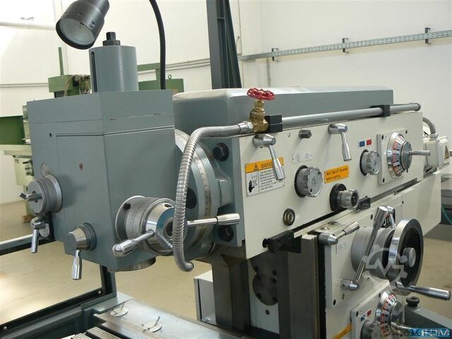 Tool Room Milling Machine - Universal J&W GJ 8140K