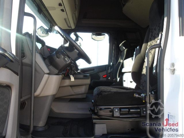 Вантажівка для небезпечних матеріалів Scania R 460 A4x2NA / Schubbodenhydraulik