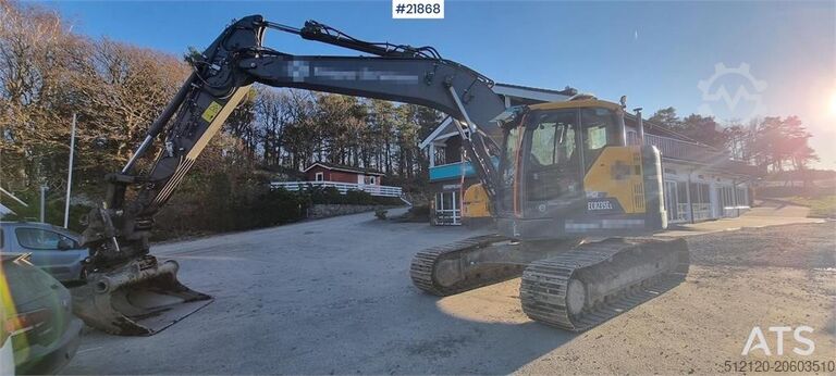Excavator pe șenile Volvo ECR235 EL excavator w/ digging bucket, sanding buc