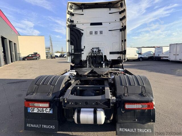 Standard tractor unit Renault T-Series