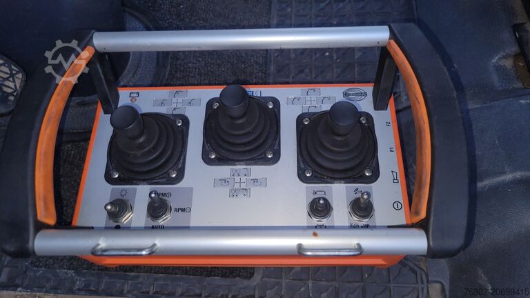 Three-way tipper truck Mercedes-Benz 1318 AK Kipper Kran 4X4 deutsches Fahrze