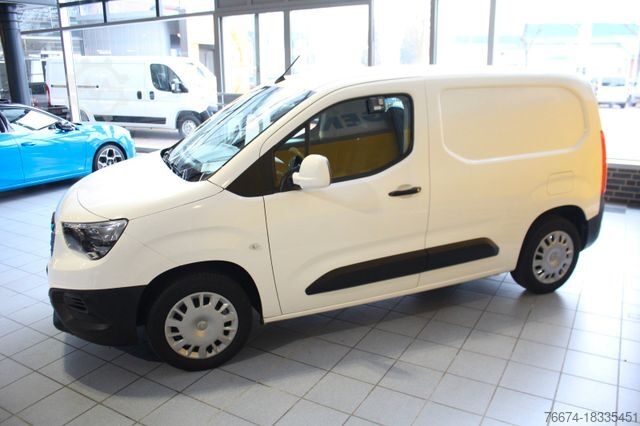 Panel van OPEL Combo E Cargo 3.Sitze  Klima Bluetooth Durchlade