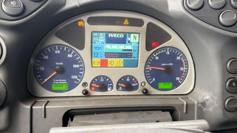 Khung xe có cabin lái Iveco Stralis 430 (6X2 / AIRCO)