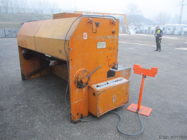 Guilhotina hidráulica DIGEP DLB 7/2550  (3390)