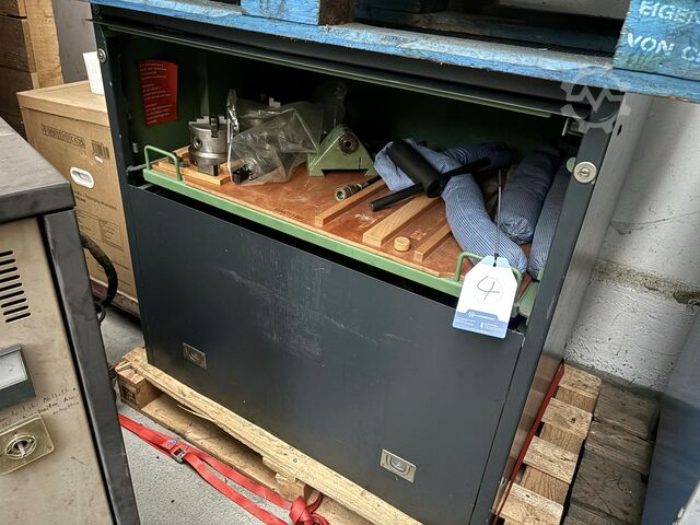 Werkstattschrank mit Inhalt Werkstattschrank mit Zubehör